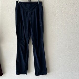 lululemon athletica Women's Pants with an inner cold weather lining size 6